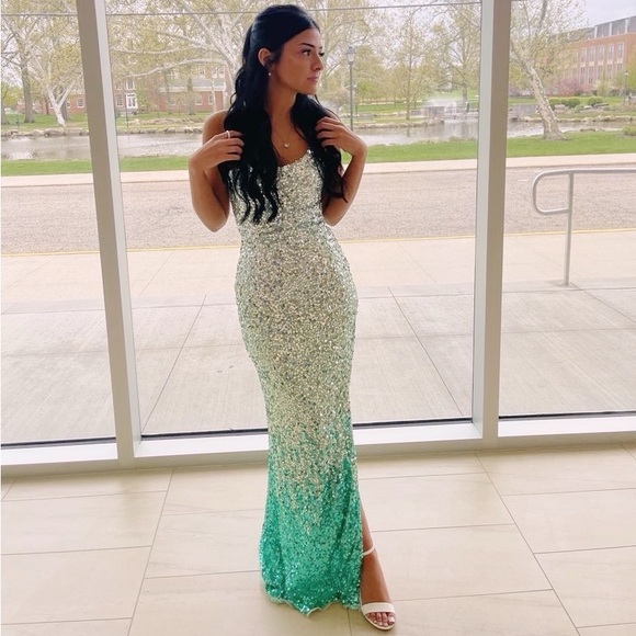 Prom Dress - Picture 1 of 2